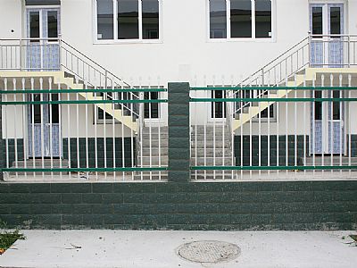 锌钢护栏应用于学校围墙防护